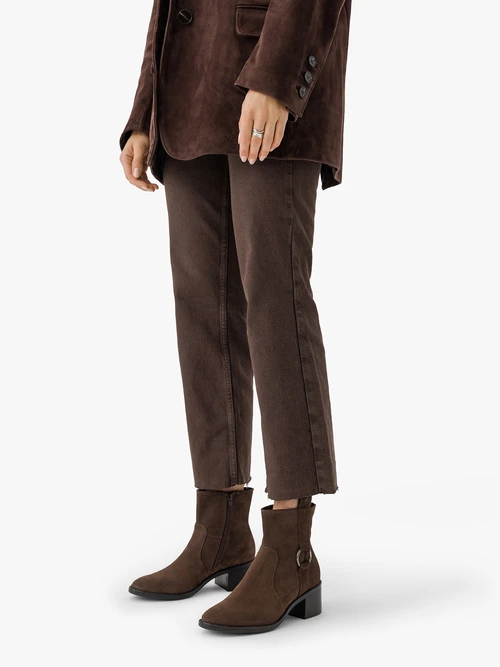 Brązowe botki z paskiem