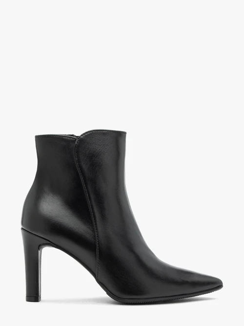 Czarne botki na obcasie ze skóry licowej