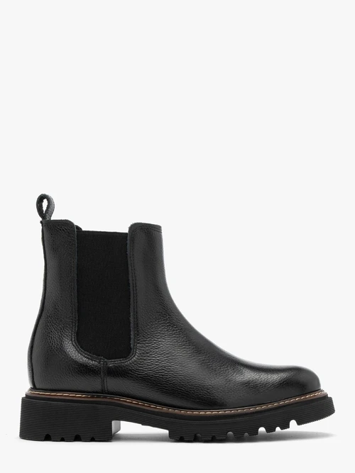 Czarne sztyblety na traktorowej podeszwie z kontrastowym otokiem