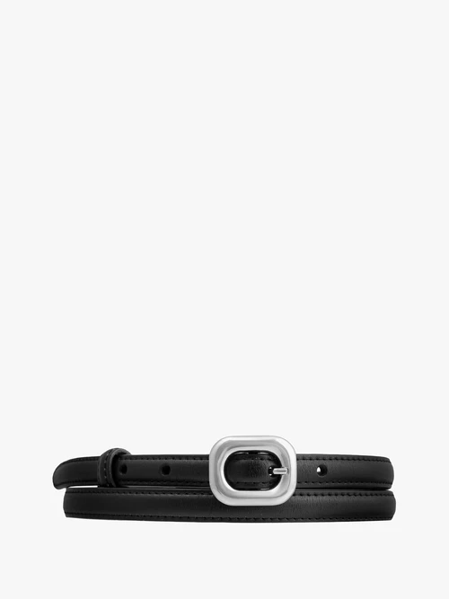 Czarny pasek damski ze skóry licowej ze srebrną klamrą