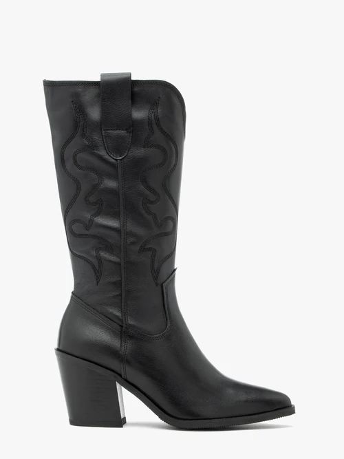 Czarne kozaki kowbojki z haftowaną cholewką