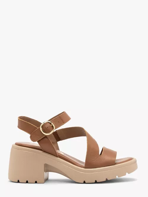 Jasnobrązowe sandały damskie z platformą