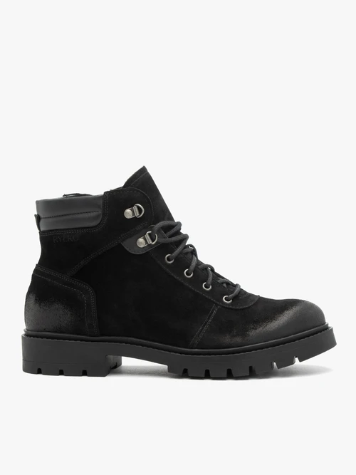 Czarne ocieplane trzewiki