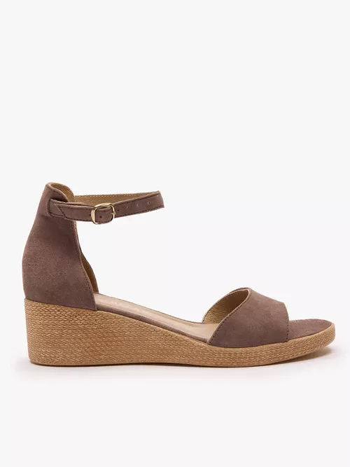 Szare sandały na koturnie