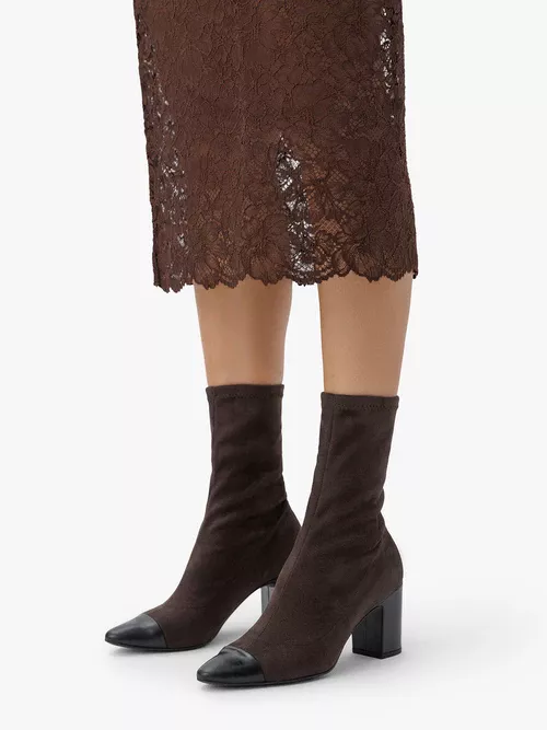 Brązowe elastyczne botki z czarnym noskiem