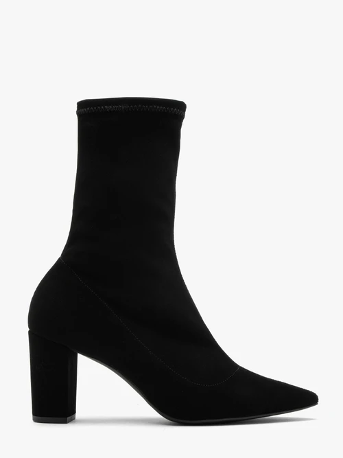 Elastyczne botki na słupku z noskiem w szpic