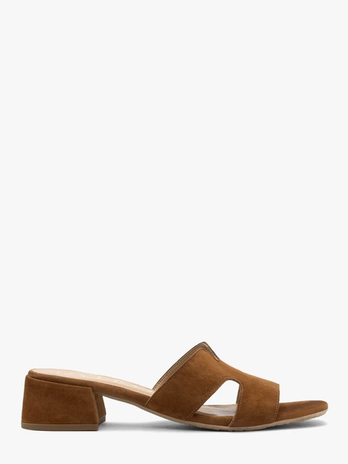 Jasnobrązowe klapki damskie na niewielkim obcasie