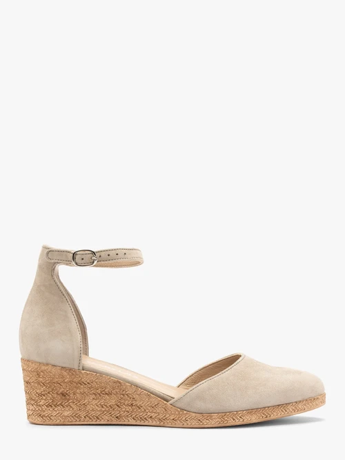 Welurowe czółenka na platformie