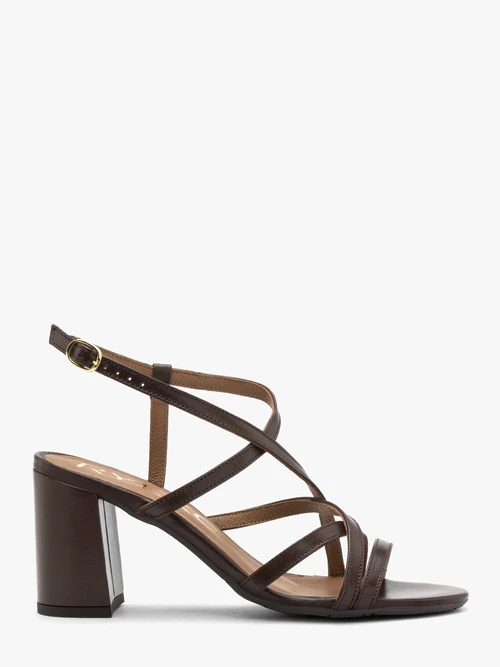 Czekoladowe sandały damskie na obcasie