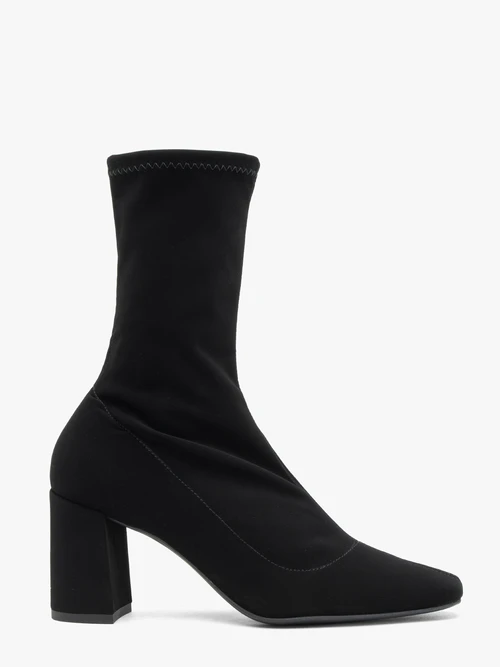 Czarne wyższe botki skarpetowe na słupku