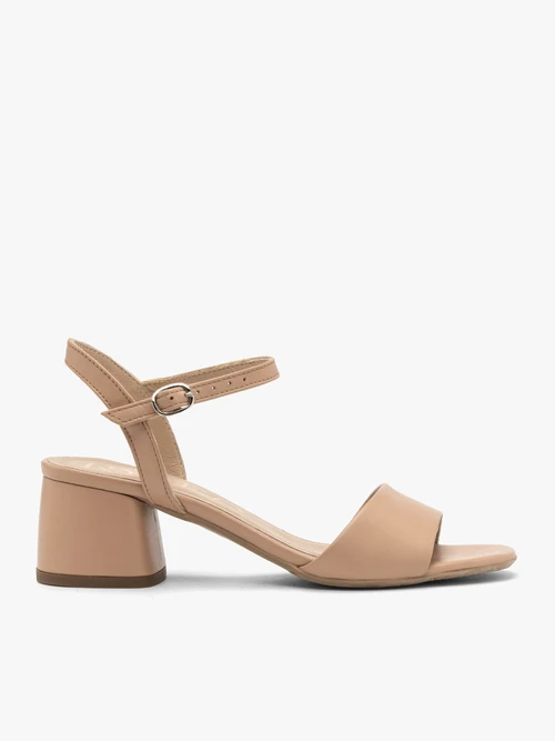 Beżowe sandały na masywnym klocku
