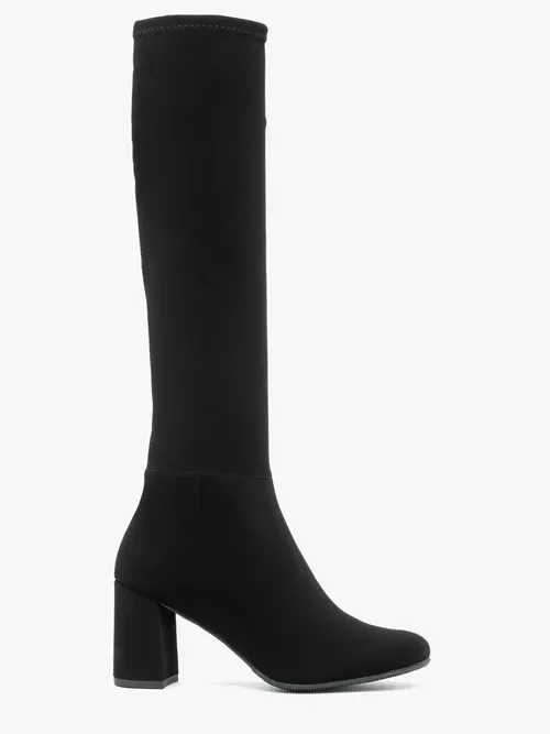 Czarne kozaki z elastyczną wąską cholewką