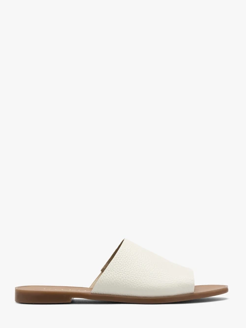 Białe klapki damskie płaskiej podeszwie