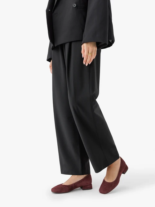 Bordowe welurowe czółenka