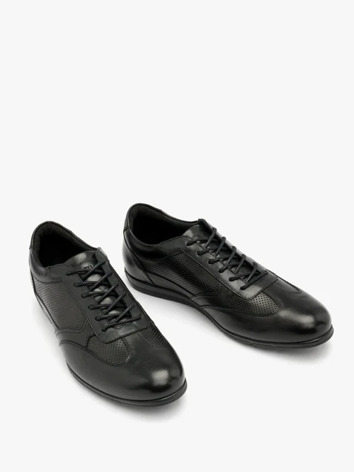 Czarne półbuty z perforacją na cholewce