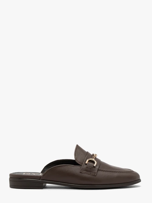 Brązowe klapki mule z klamrą