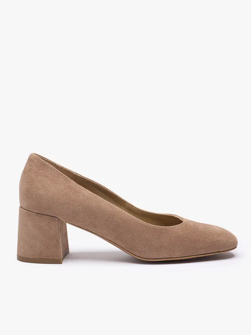 Jasnobrązowe czółenka ze skóry welurowej