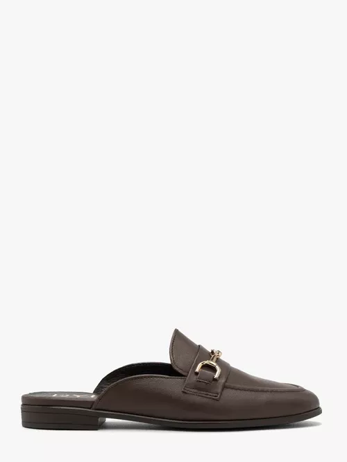 Brązowe klapki mule z klamrą