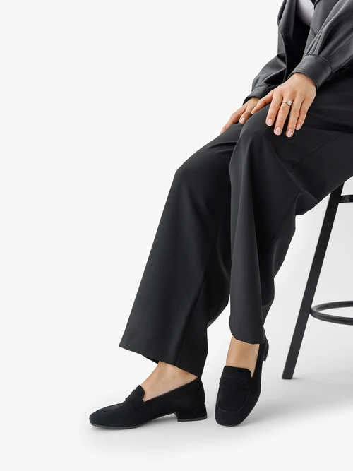 Czarne klasyczne mokasyny ze skóry welurowej