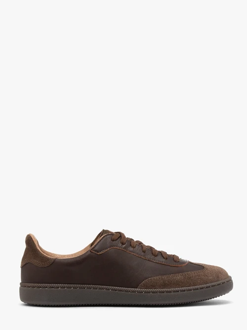 Brązowe półbuty sportowe na płaskiej podeszwie