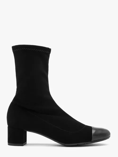 Czarne botki z lakierowanym noskiem