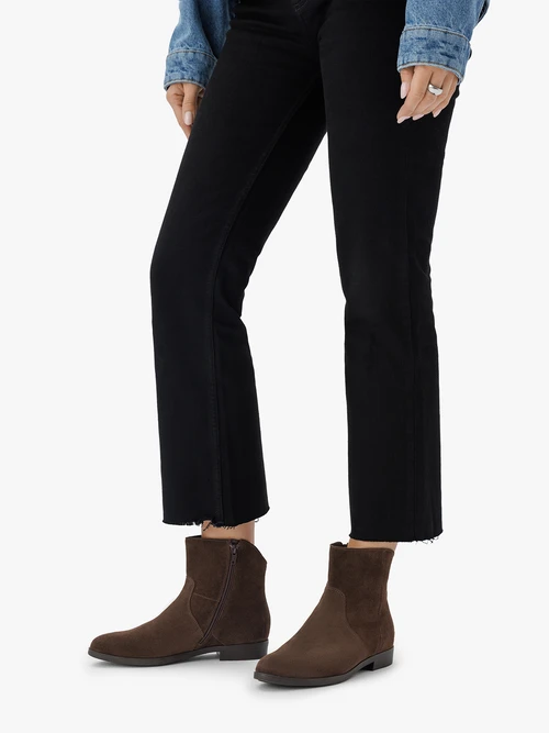 Brązowe krótkie kowbojki