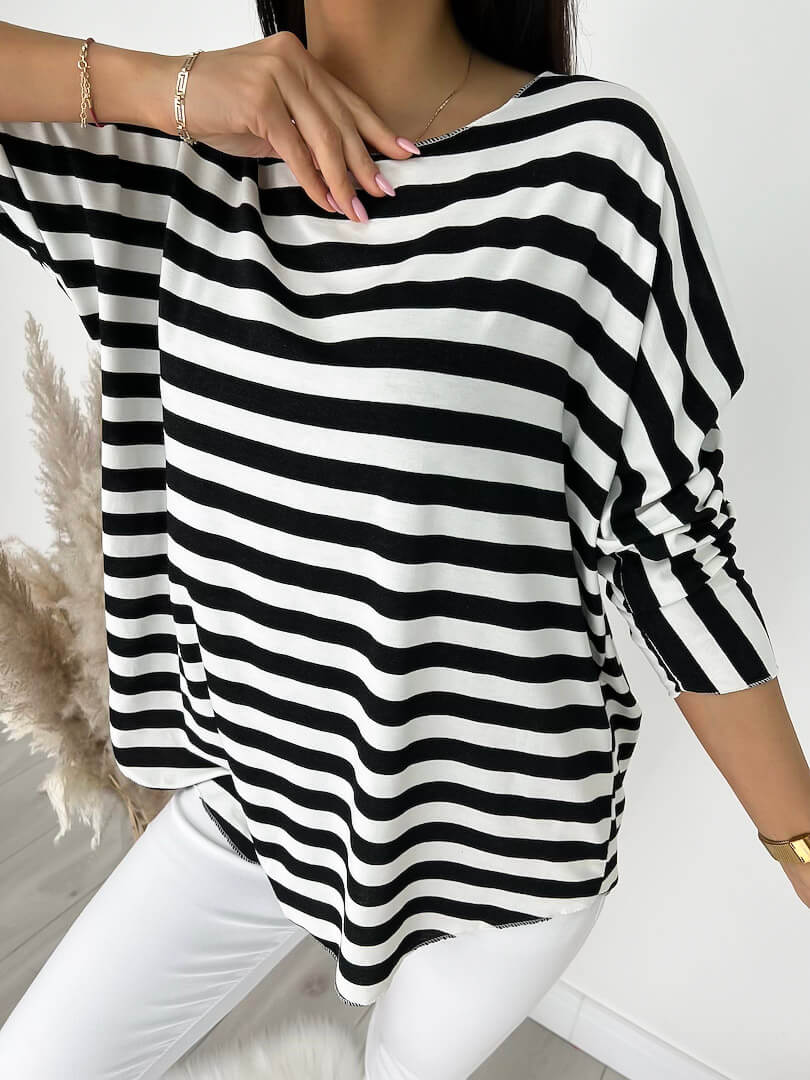 Czarno-Biała Połyskująca Bluzka w Paski 9502-182-A