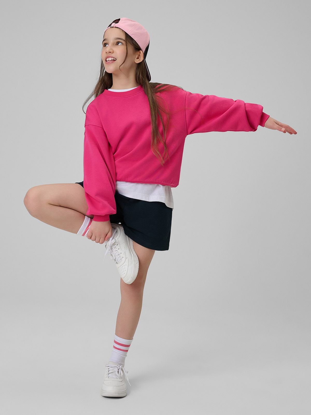 4F Spodenki dresowe dziewczęce - granatowe 164 (13-14 lat)