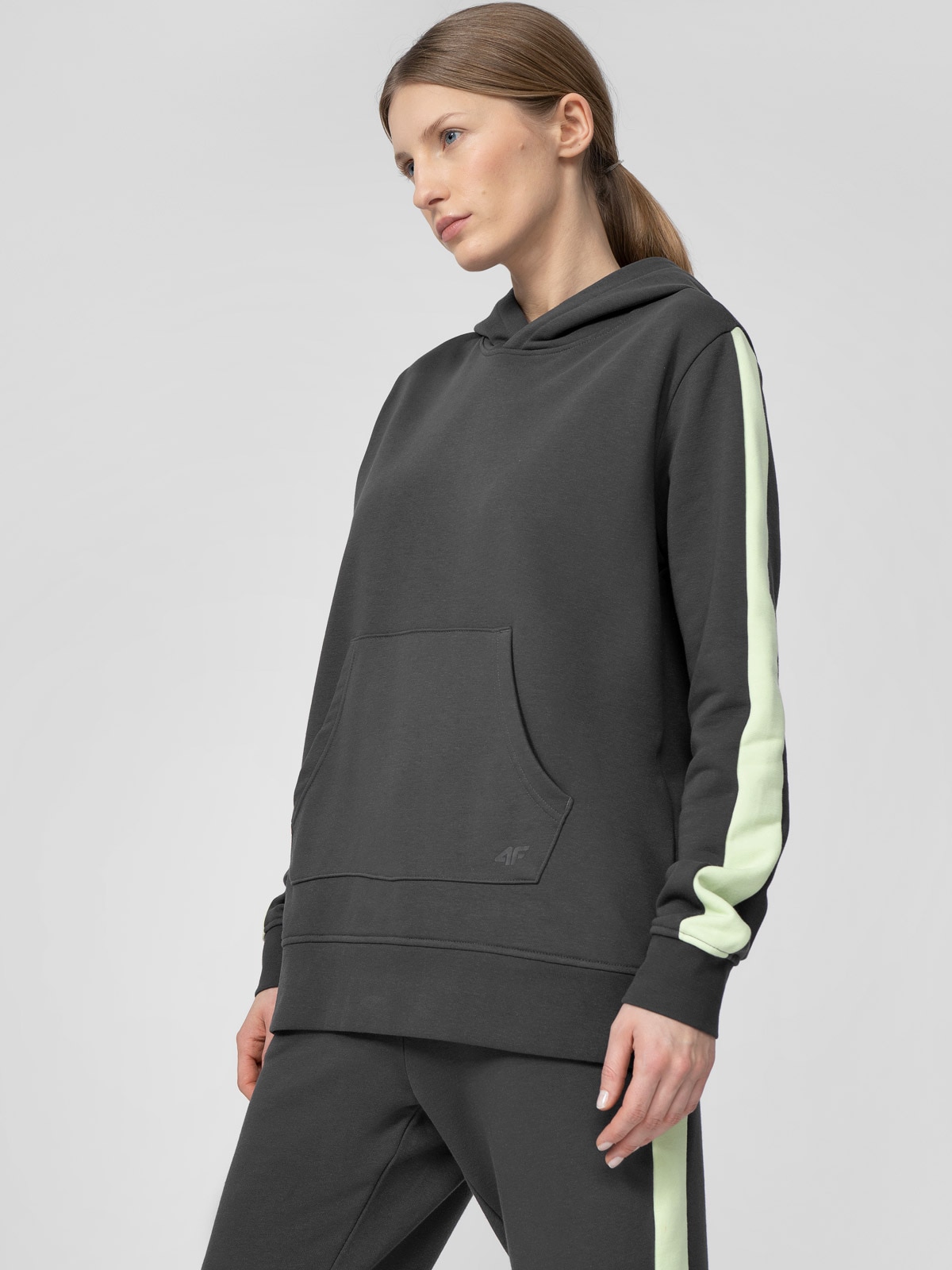 Bluza dresowa nierozpinana z kapturem damska