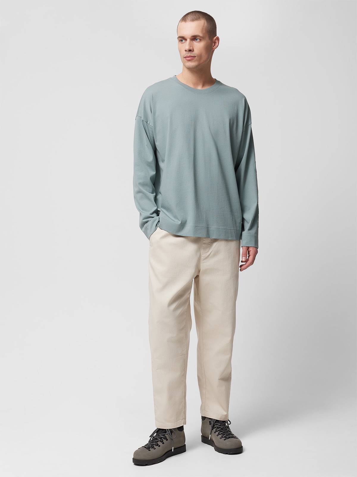 Spodnie tkaninowe męskie Outhorn - beżowe