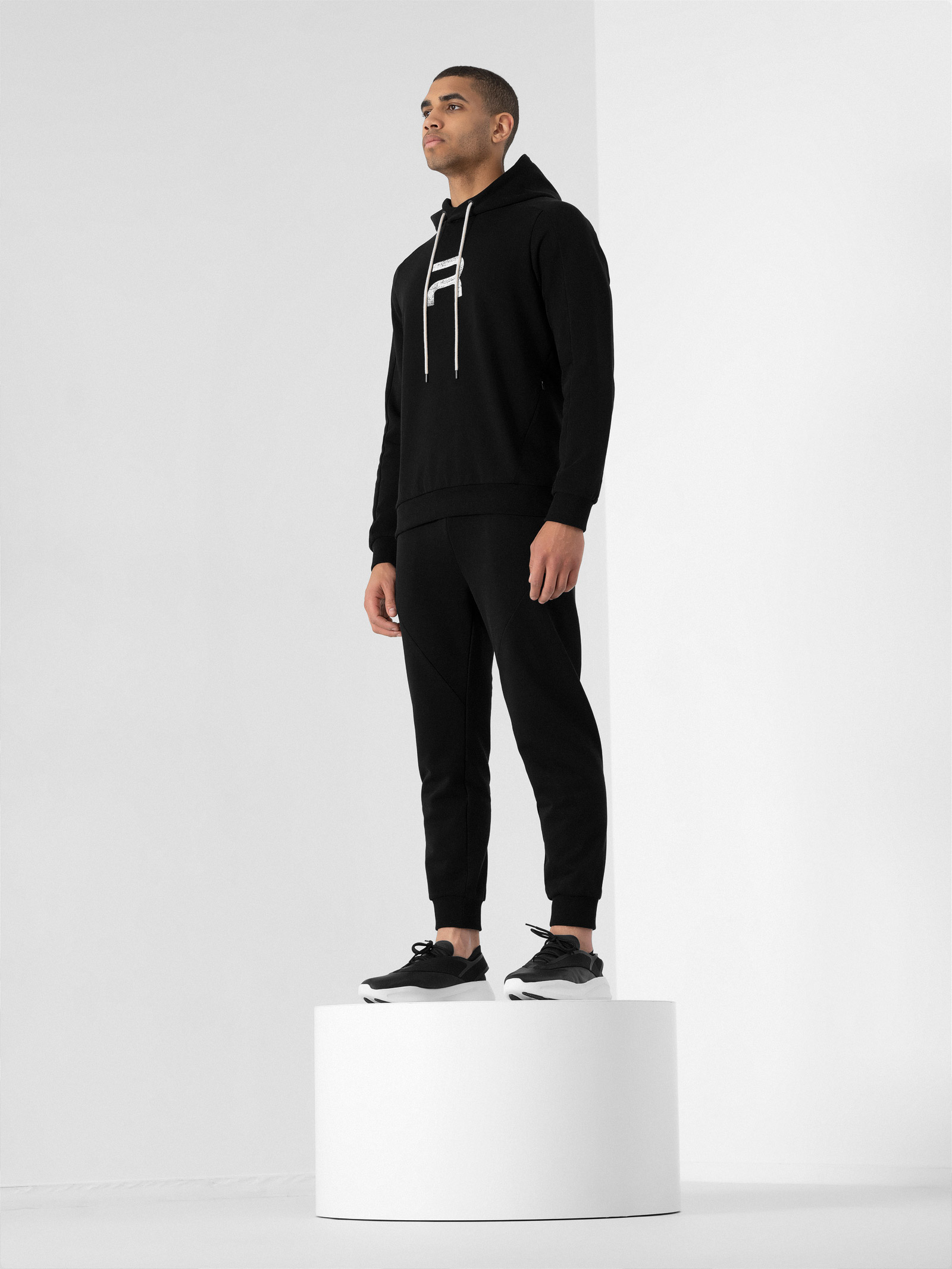 Spodnie dresowe joggery z bawełny organicznej męskie 4F x Robert Lewandowski