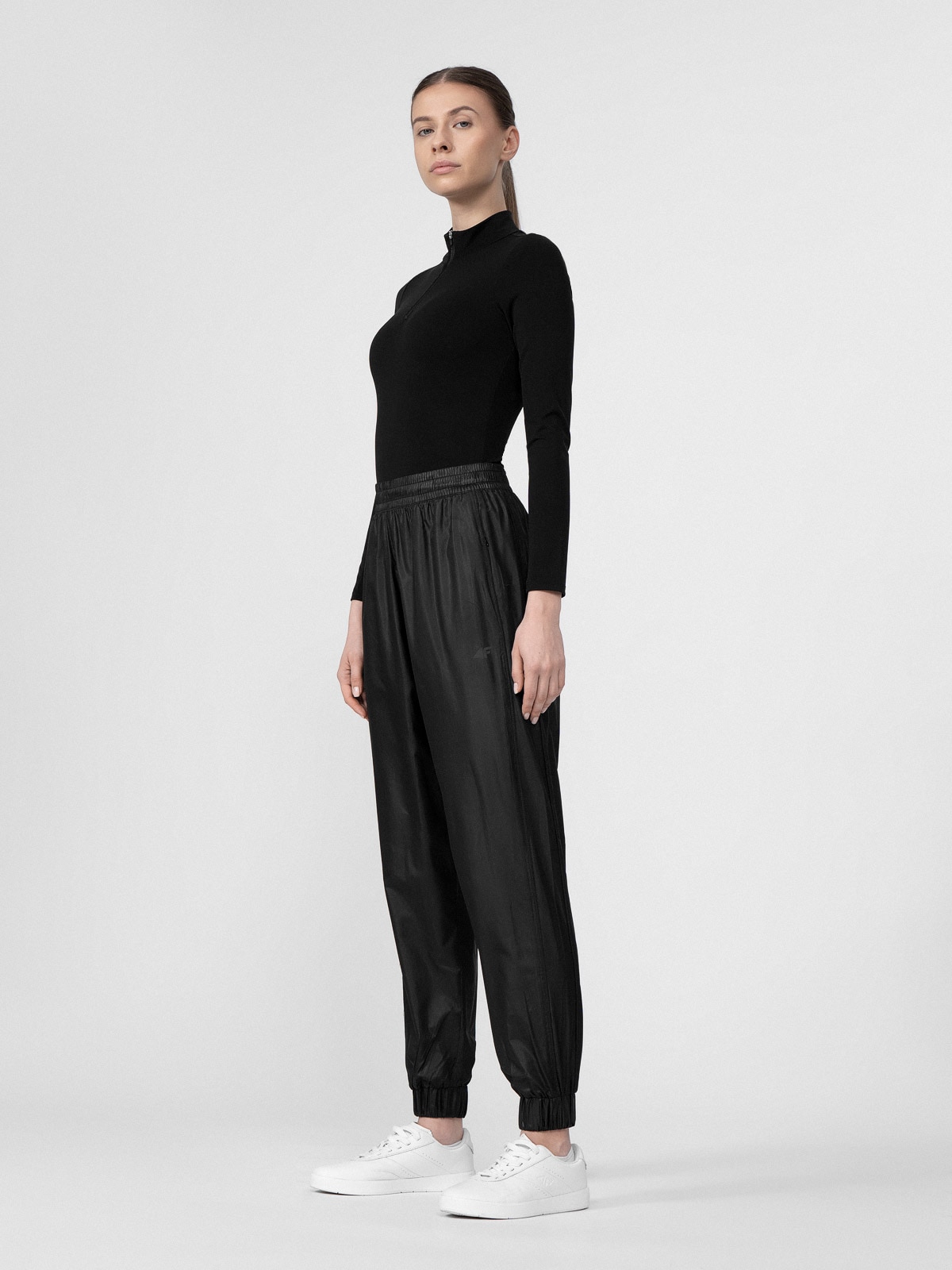 Spodnie tkaninowe joggery damskie