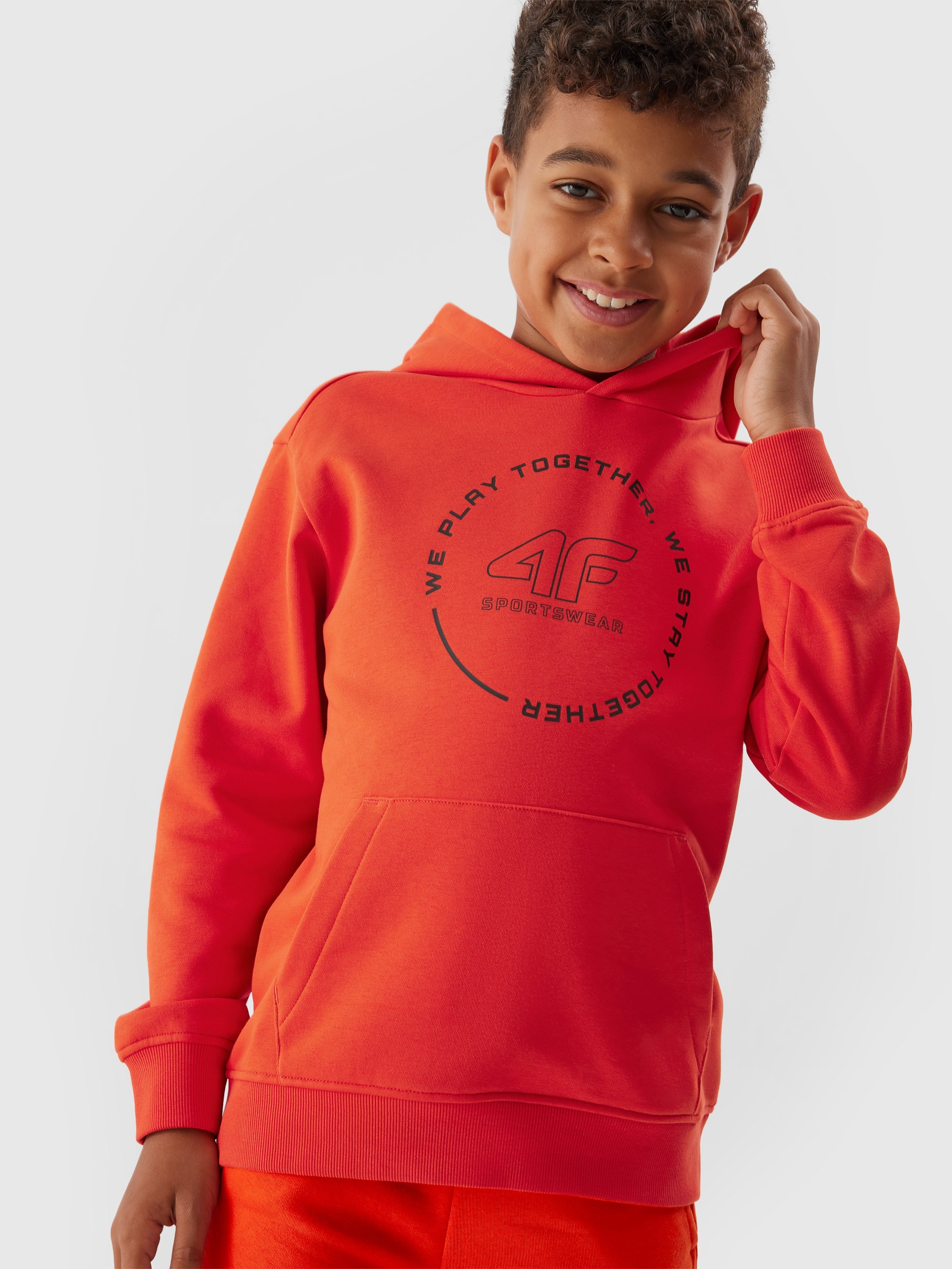 Bluza dresowa nierozpinana z kapturem chłopięca