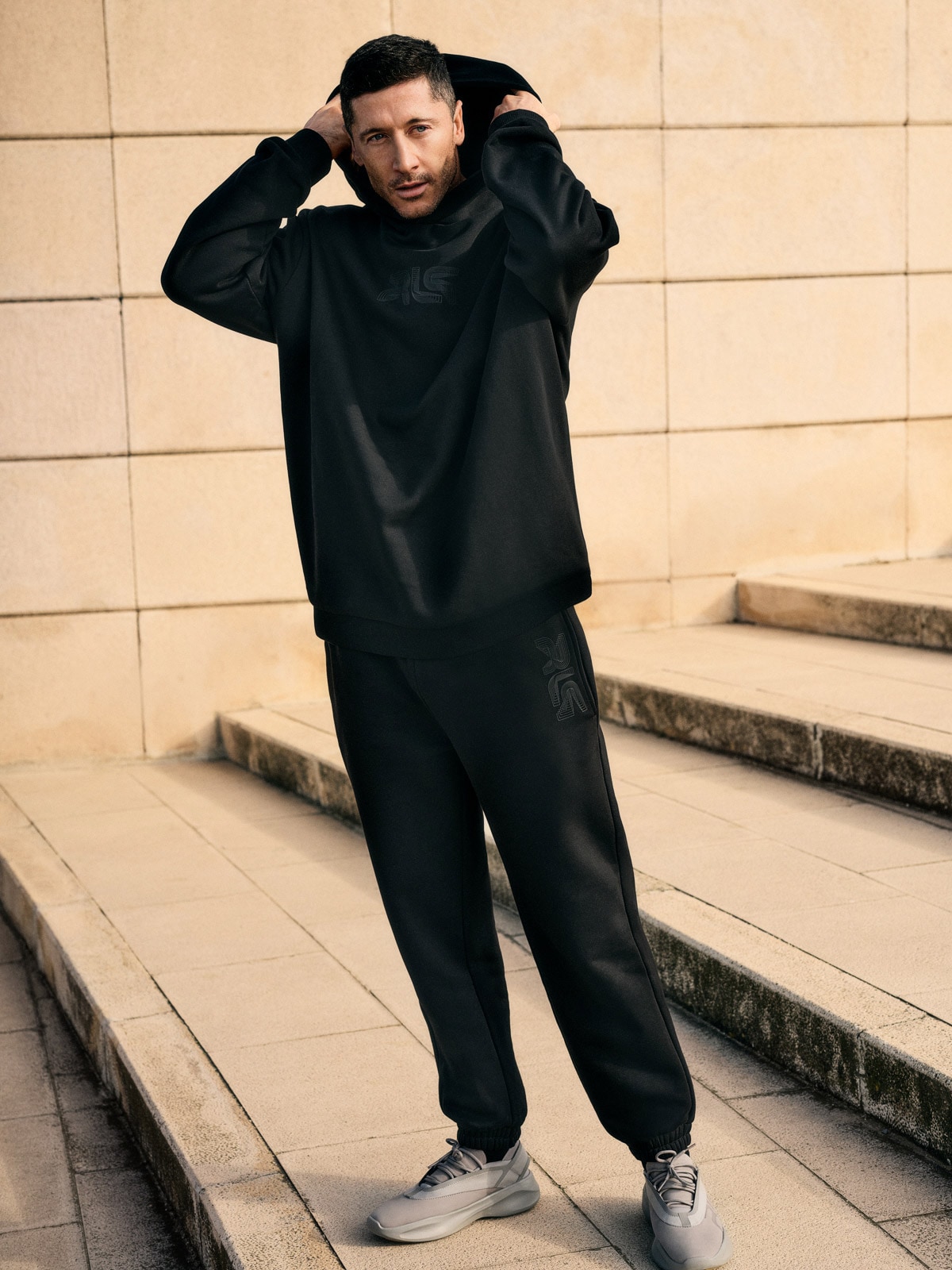 Spodnie dresowe joggery z bawełną organiczną męskie 4F x Robert Lewandowski