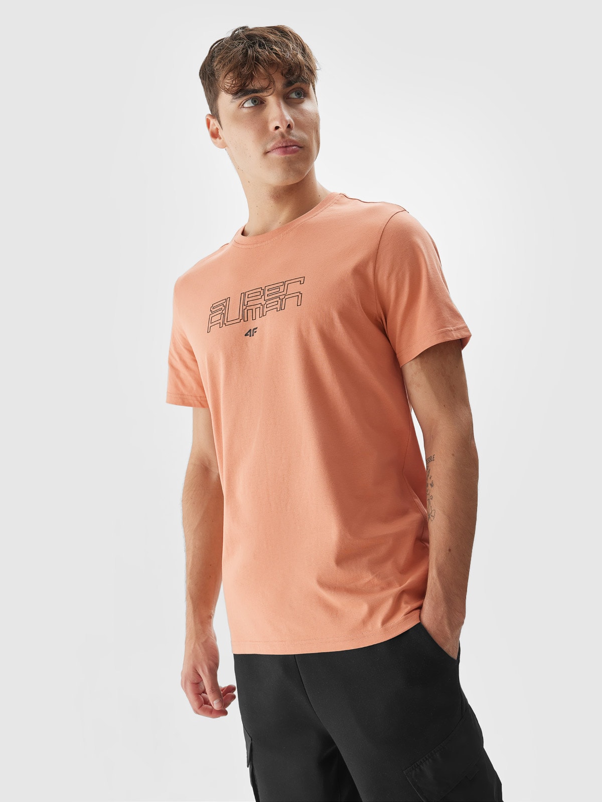 T-shirt regular z nadrukiem męski - koralowy