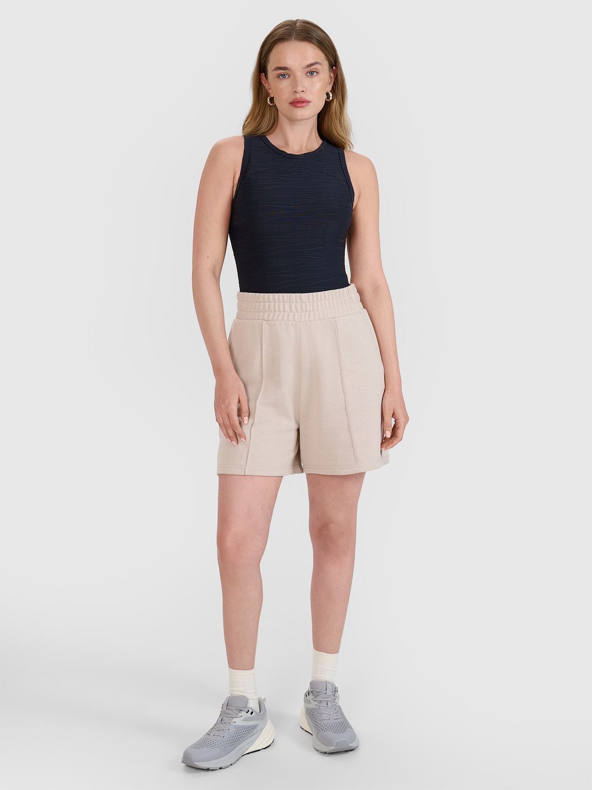 4F Spodenki dresowe damskie - beżowe XS