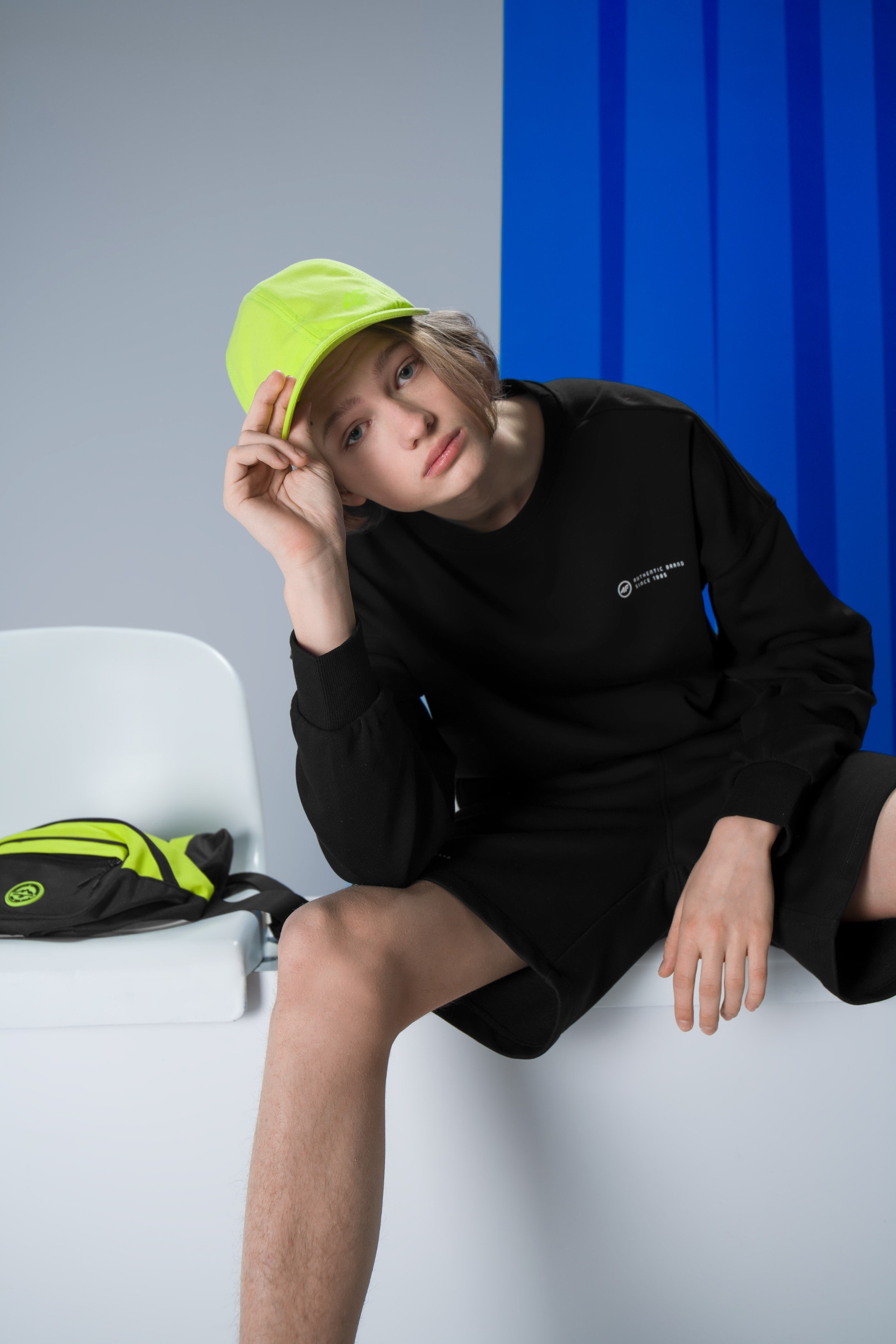 Bluza dresowa nierozpinana bez kaptura chłopięca