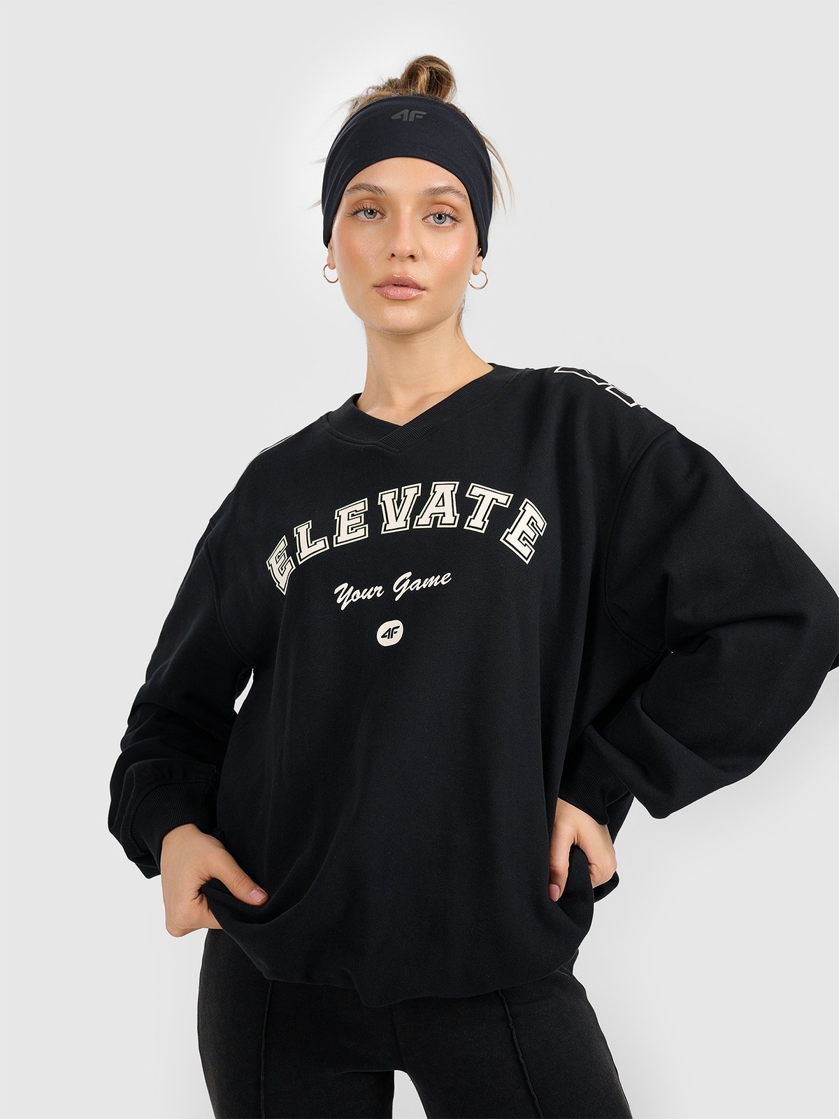 4F Bluza dresowa nierozpinana bez kaptura damska - czarna L