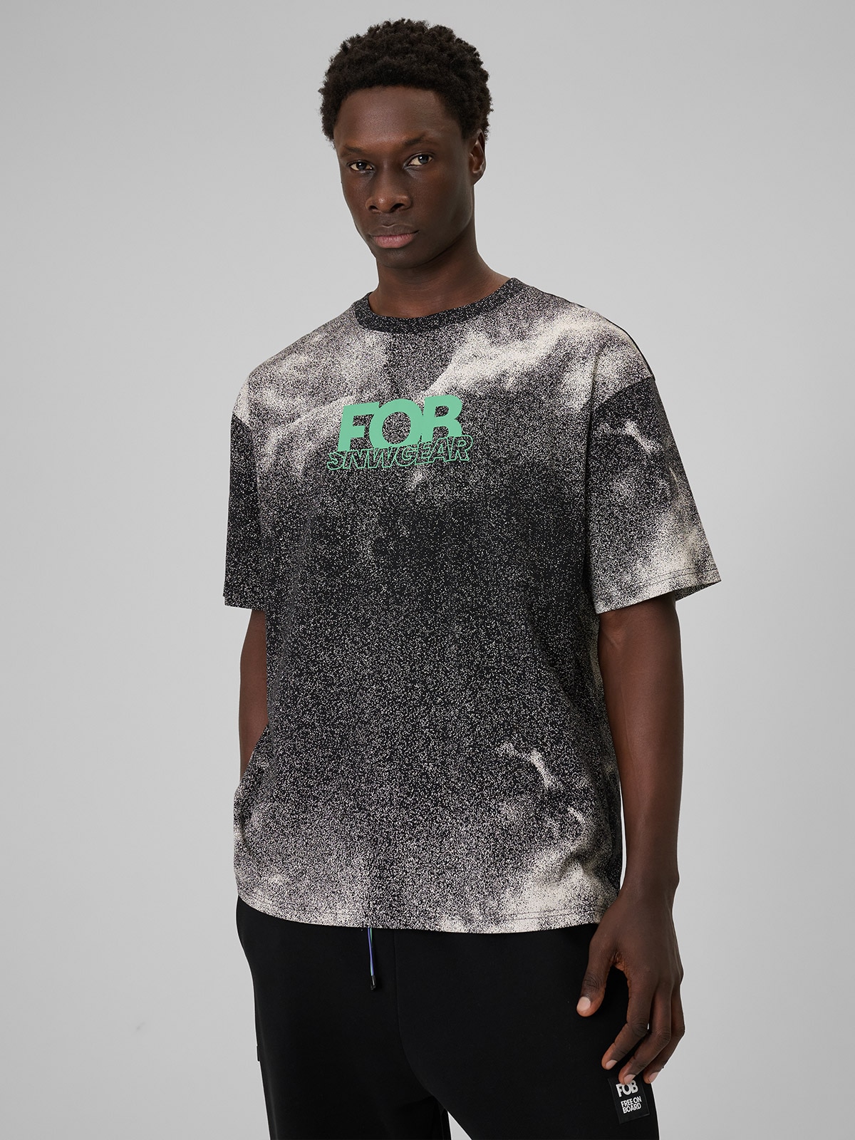 4F T-shirt loose z nadrukiem męski - czarny L