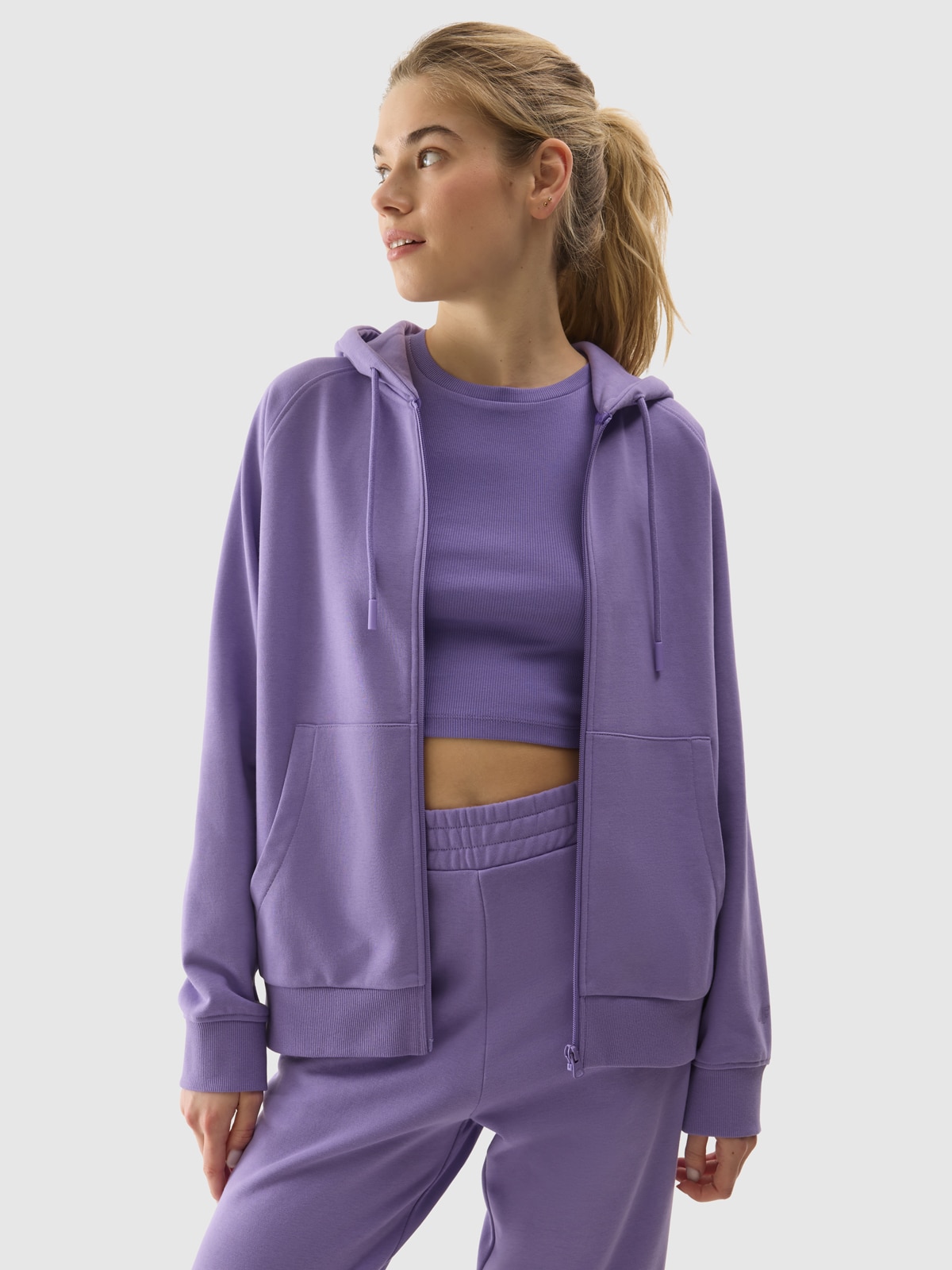 4F Bluza dresowa rozpinana z kapturem damska - fioletowa S