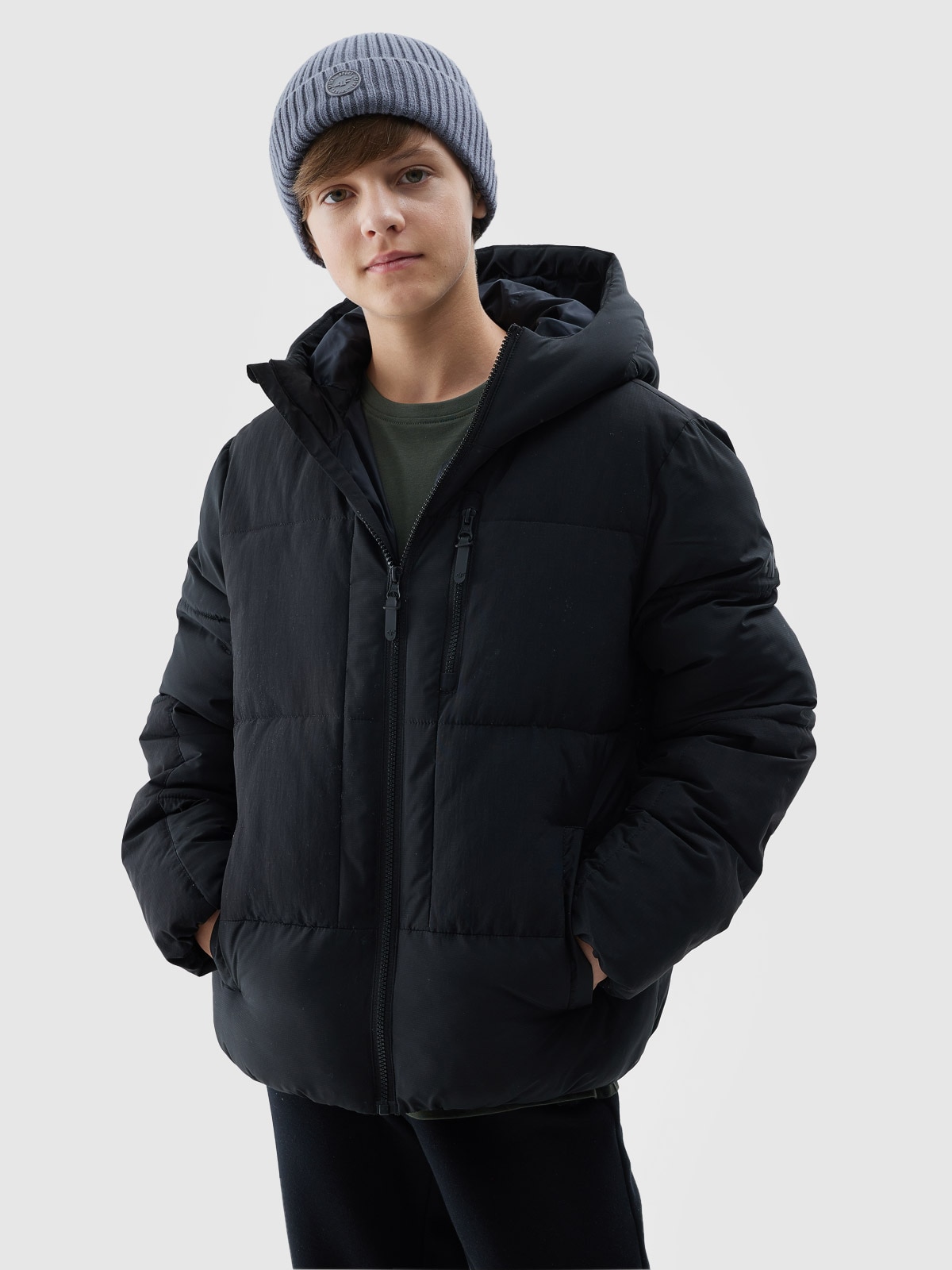 4F Kurtka puchowa z wypełnieniem syntetycznym chłopięca - czarna 122 (6-7 lat)