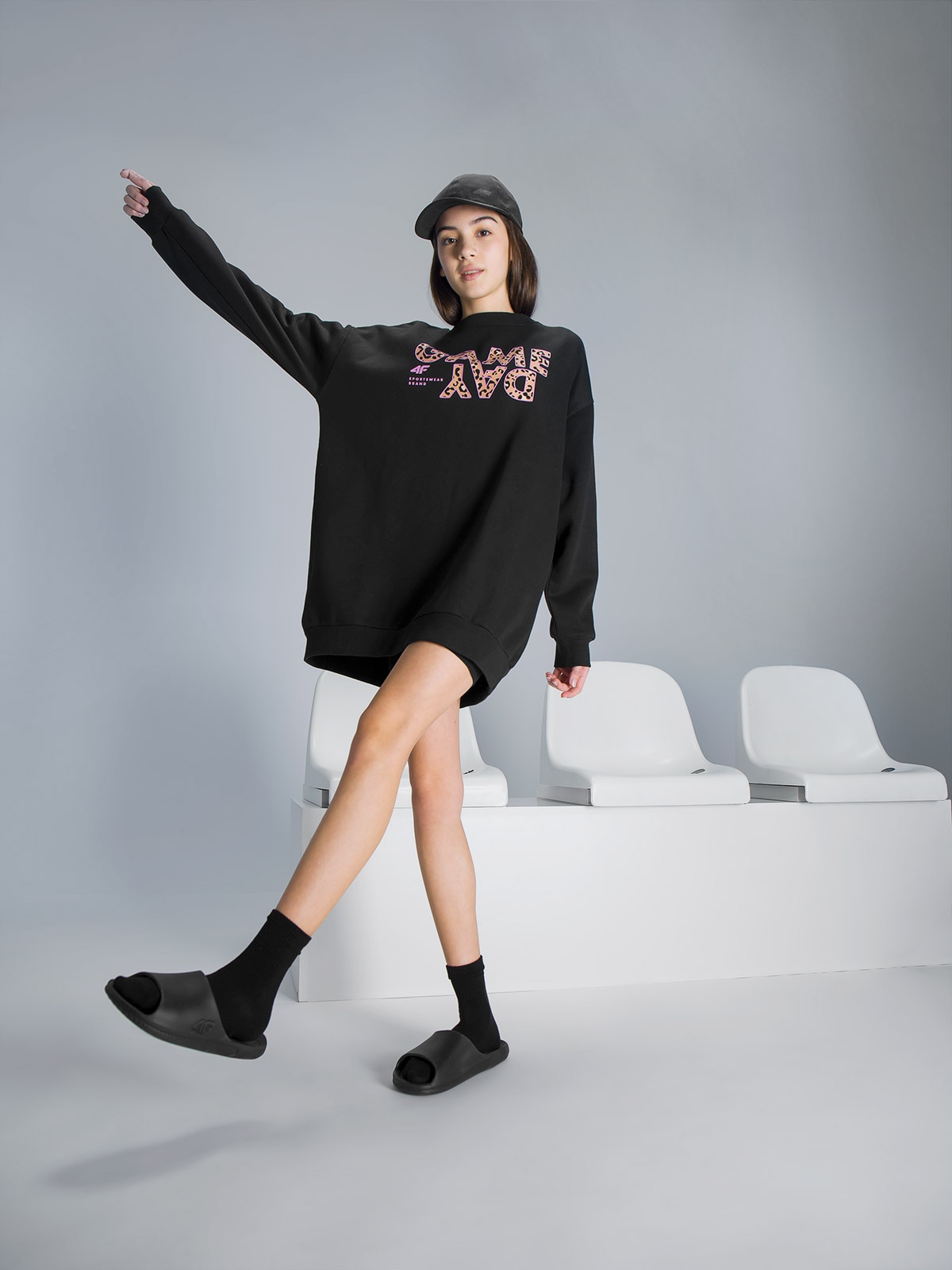 Sukienka dresowa dziewczęca