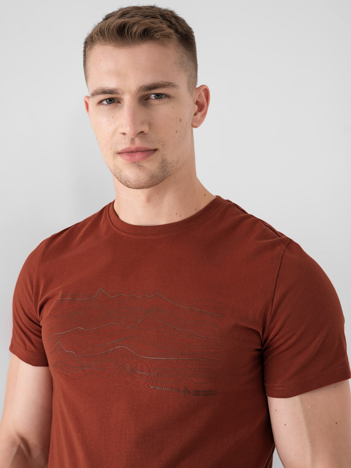 T-shirt regular z nadrukiem męski