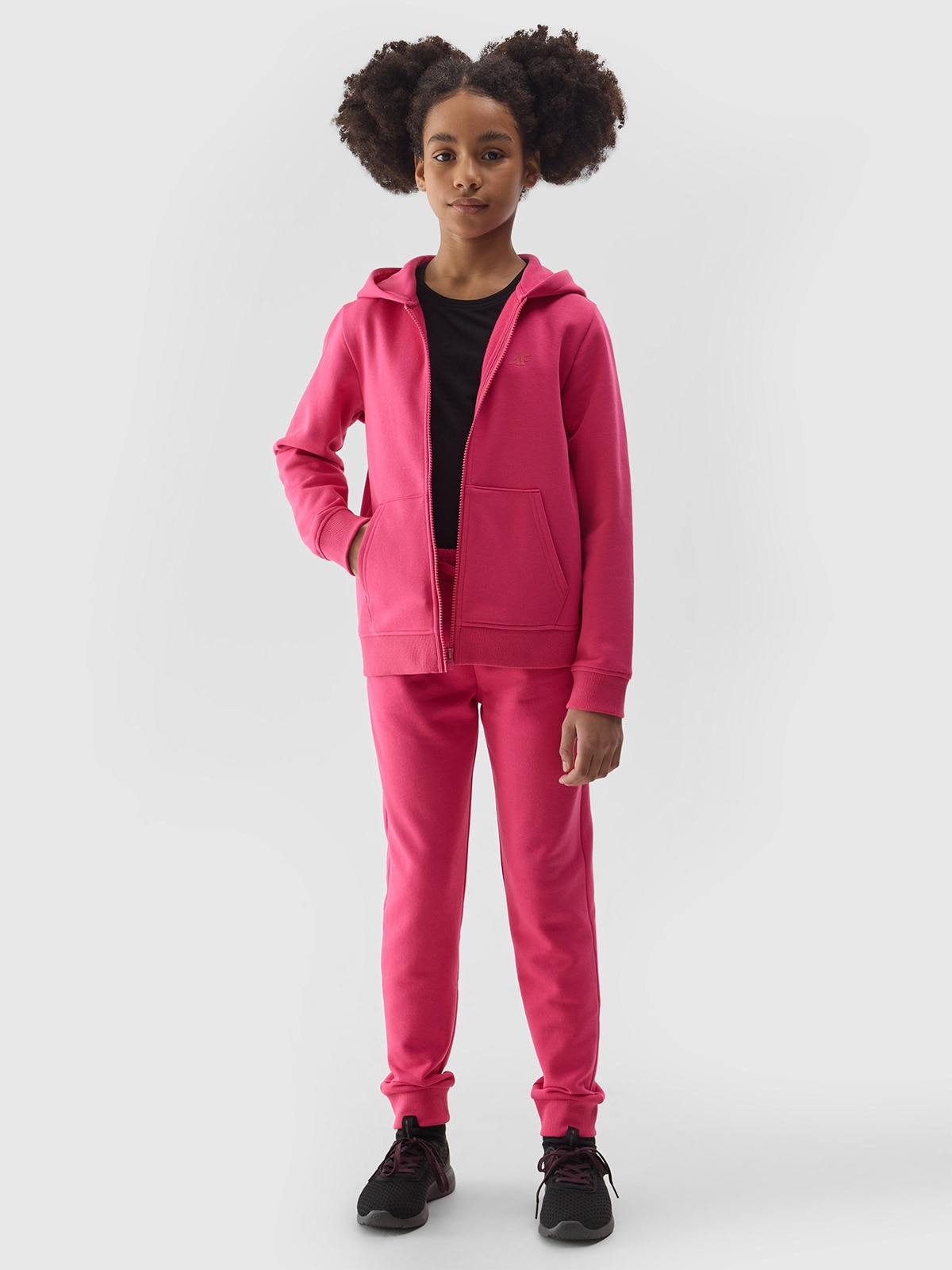 4F Spodnie dresowe joggery dziewczęce - różowe 152 (11-12 lat)