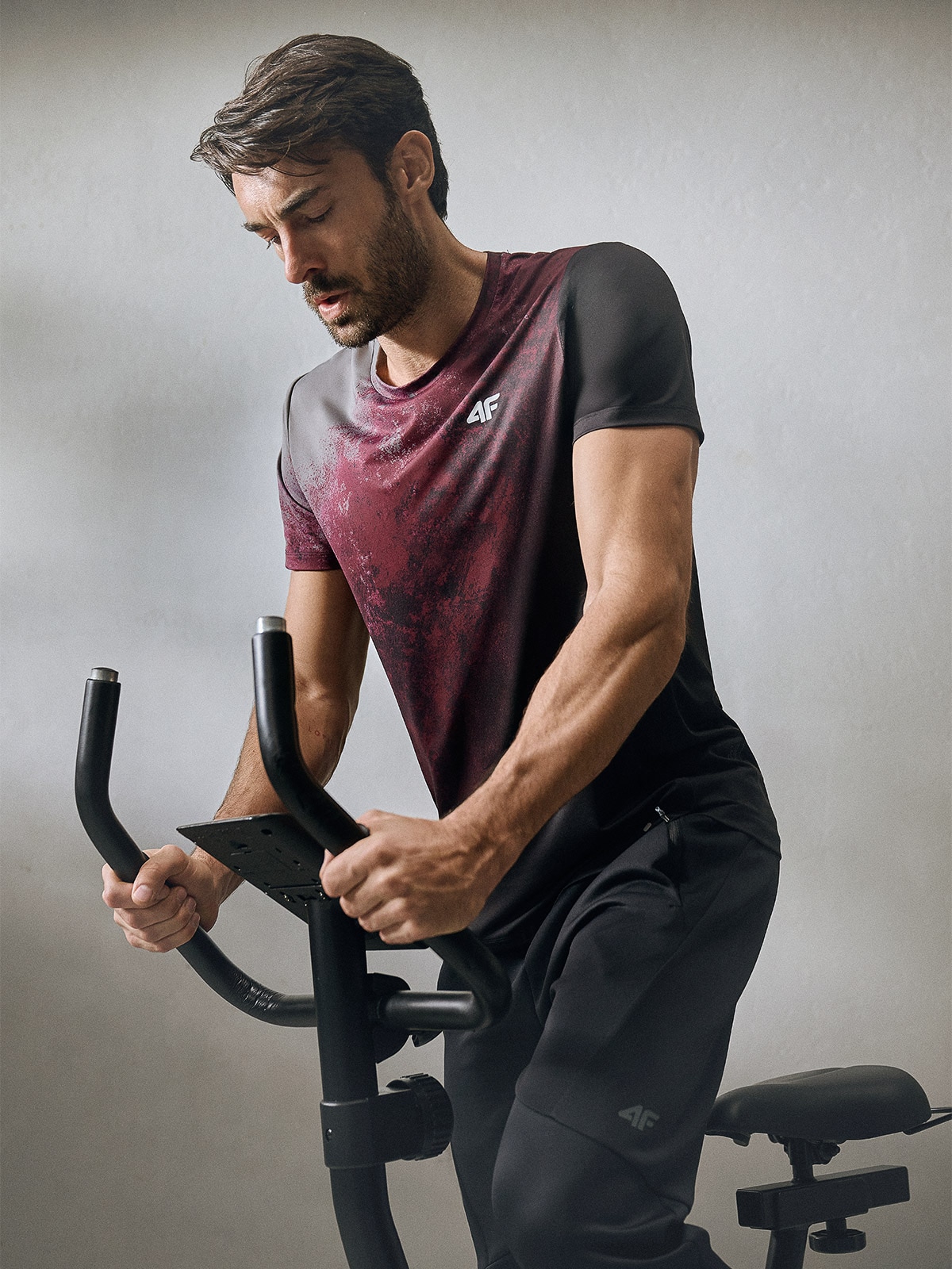 4F Koszulka treningowa regular szybkoschnąca męska - burgundowy XL