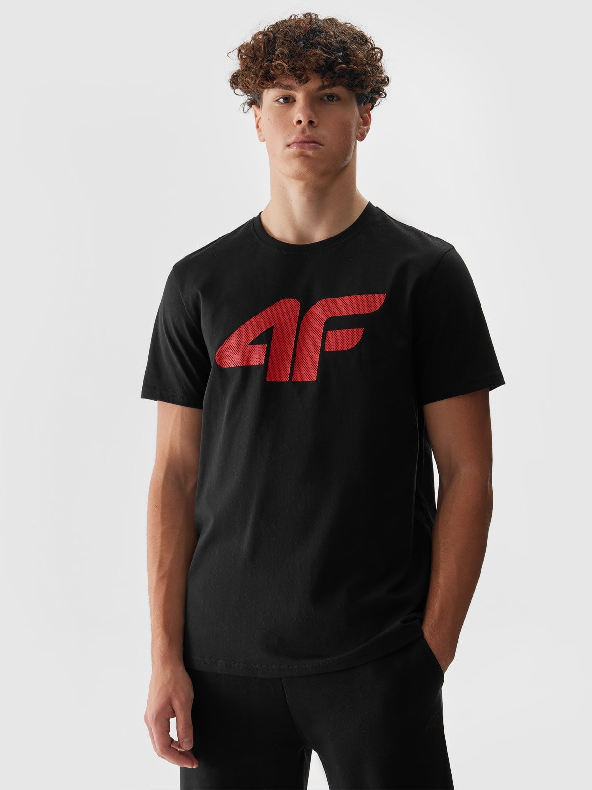 4F T-shirt regular z nadrukiem męski - czarny M