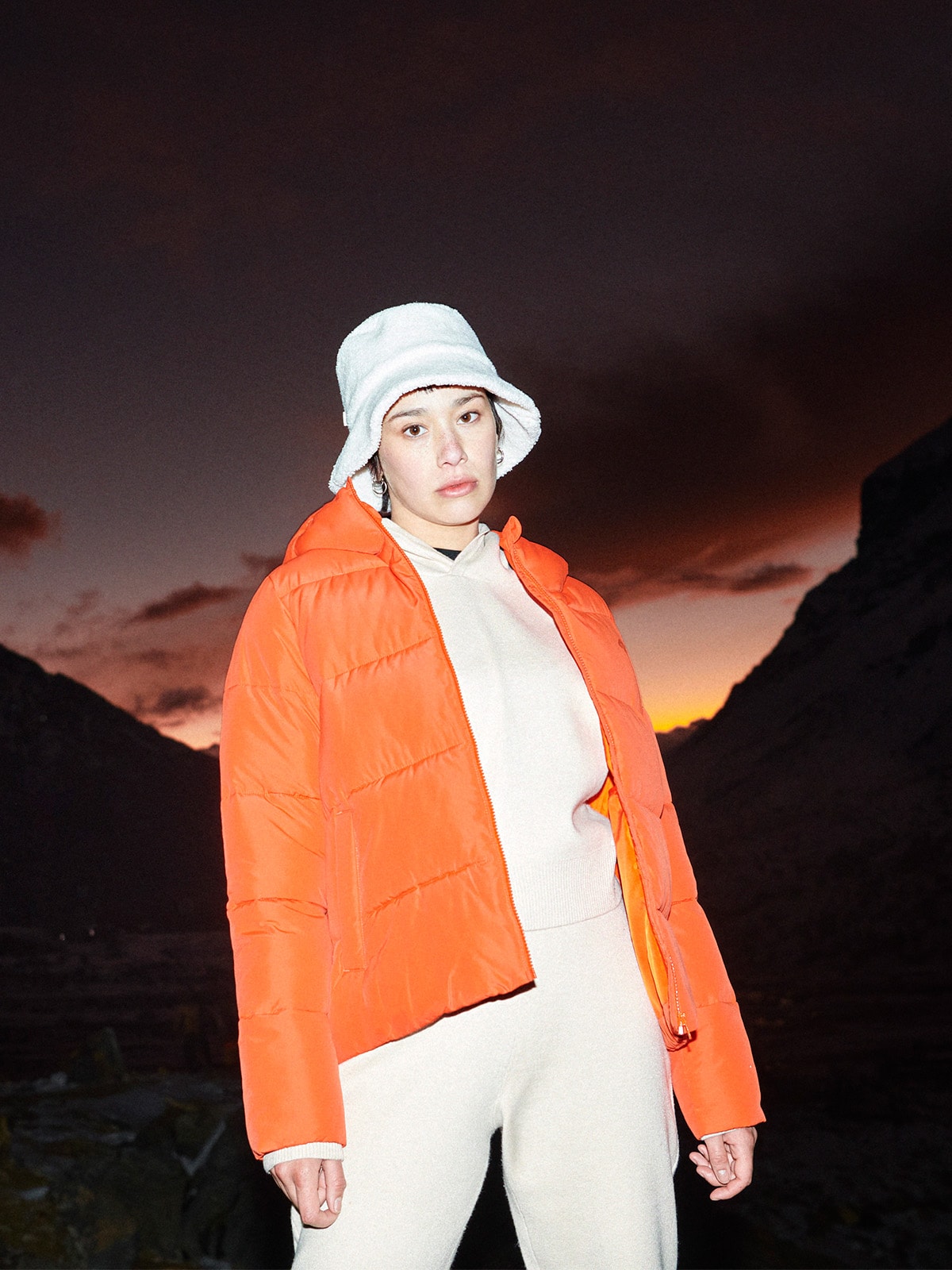 Kurtka puchowa z wypełnieniem syntetycznym damska