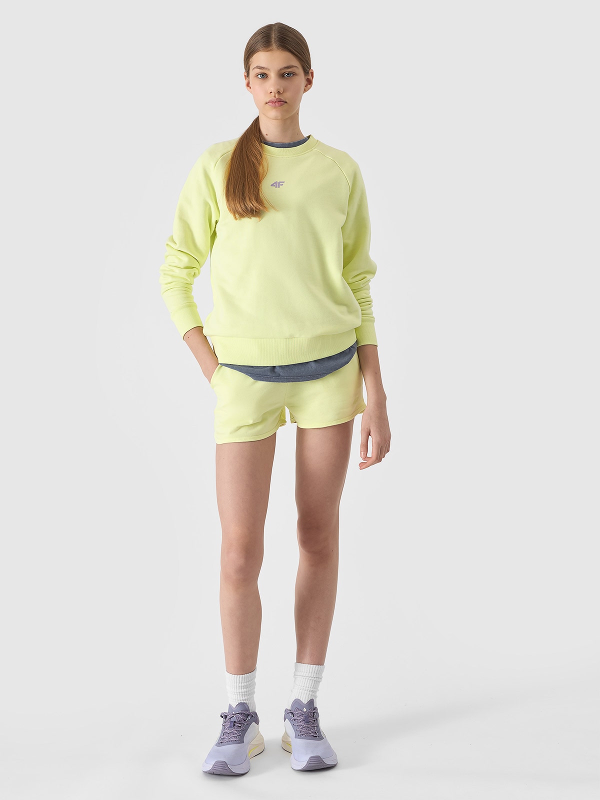 4F Spodenki dresowe z bawełną organiczną dziewczęce - żółte 134/140 (8-10 lat)