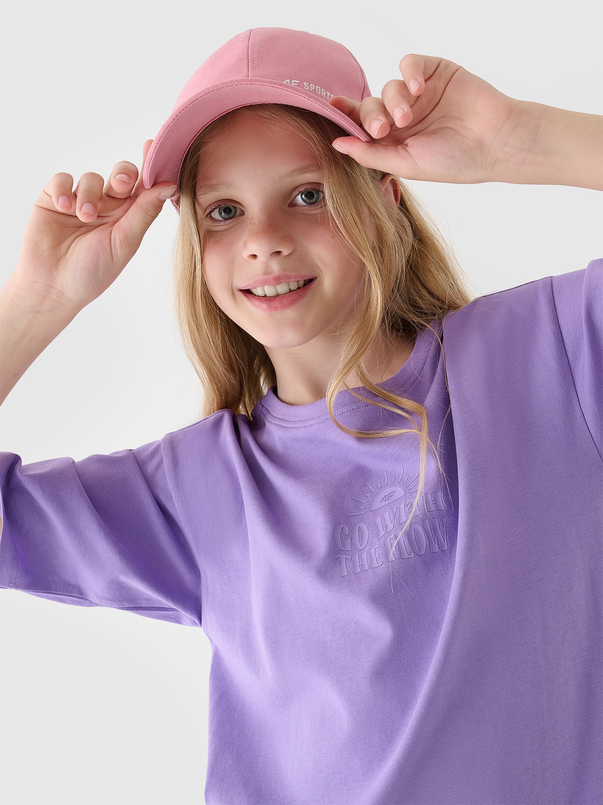 T-shirt oversize z nadrukiem dziewczęcy - fioletowy