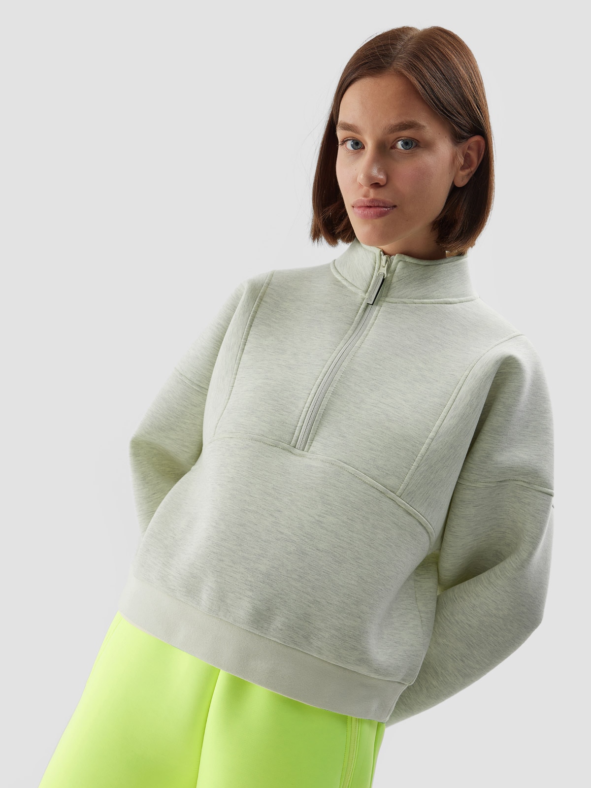 4F Bluza dresowa nierozpinana bez kaptura damska M